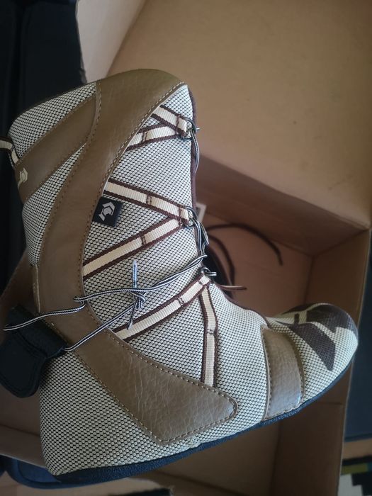 Boots      snowboard dama