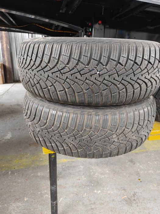 205/60/16 goodyear ultragrip 9