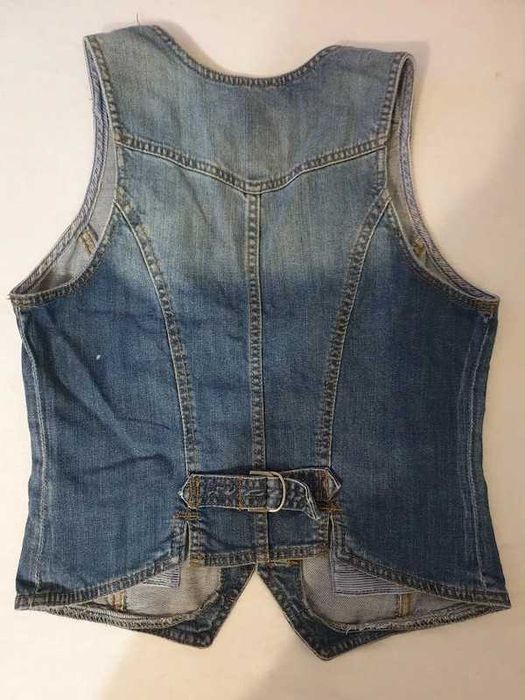 Vesta denim H&M LOGG,marimea 38,stare f buna(pata)