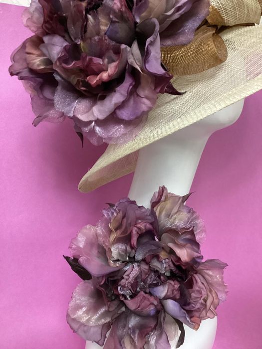 Броши из шелка