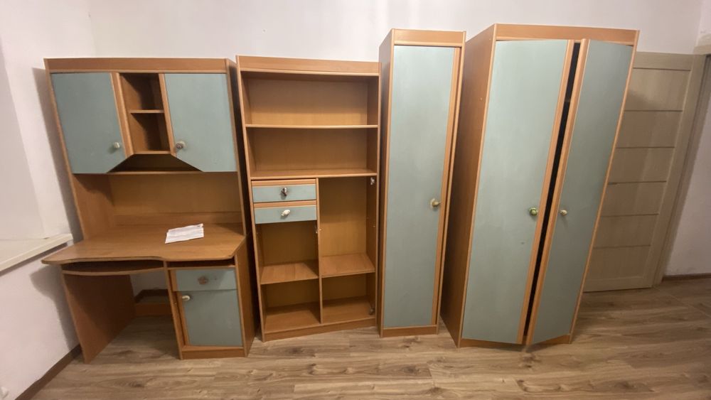 Продам детскую стенку 5000