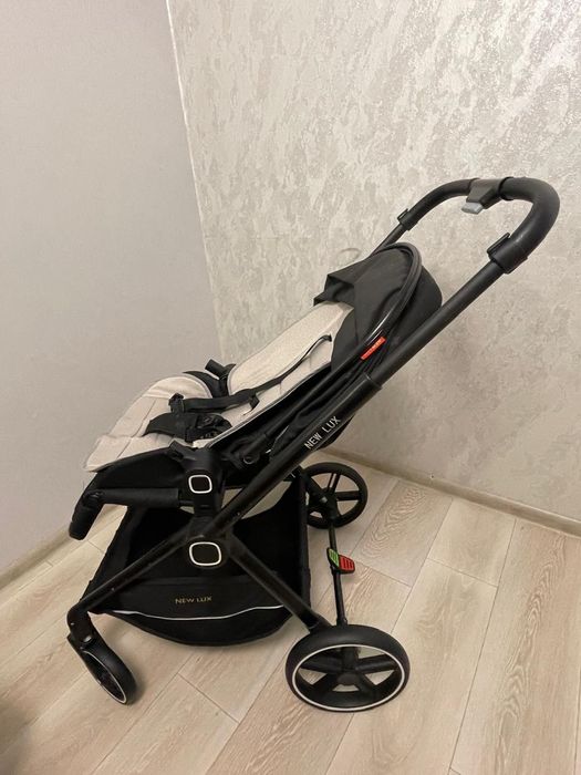 Продам детскую коляску