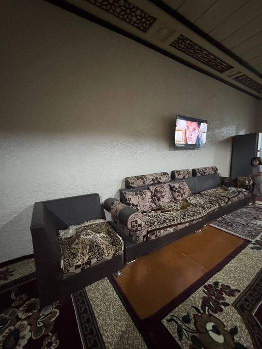 Oshhona uchun ugolokli divan