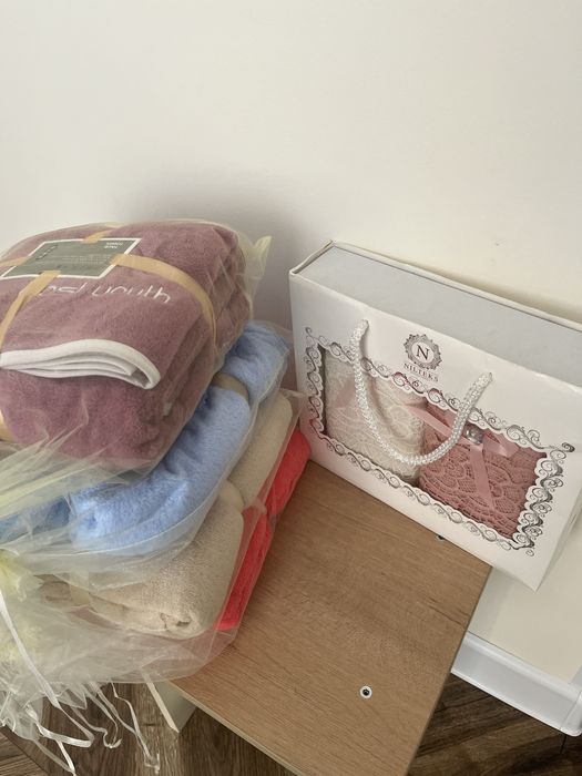 Полотенца по 2000