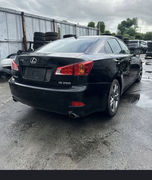Lexus is 250 двери в сборе