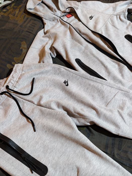 Nike tech fleece, М- като ново