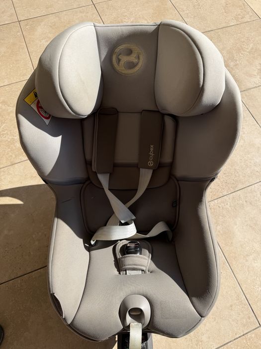Scaun auto pentru copii Cybex Sirona, cu bază rotativă și picior de sprijin