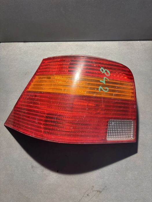 Lampa / Tripla stop stanga pe aripa Volkswagen VW Golf 2005