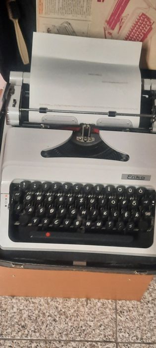 Mașină de scris Erika impecabilă