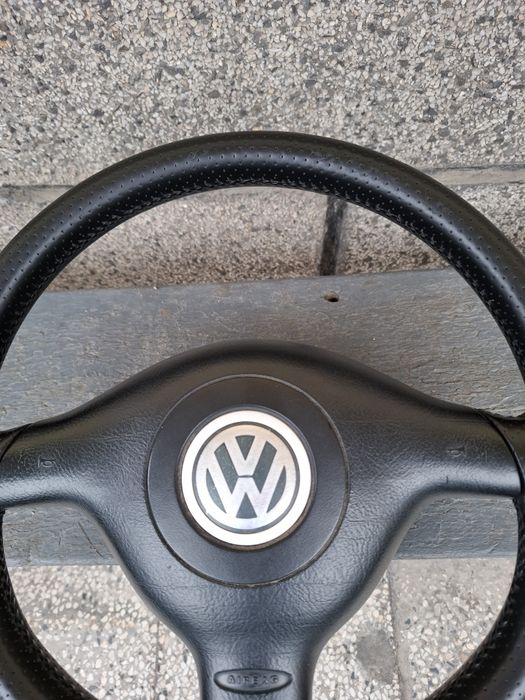 Трилъчев кожен волан с перфорина кожа за голф 4 бора пасат 4 и 5