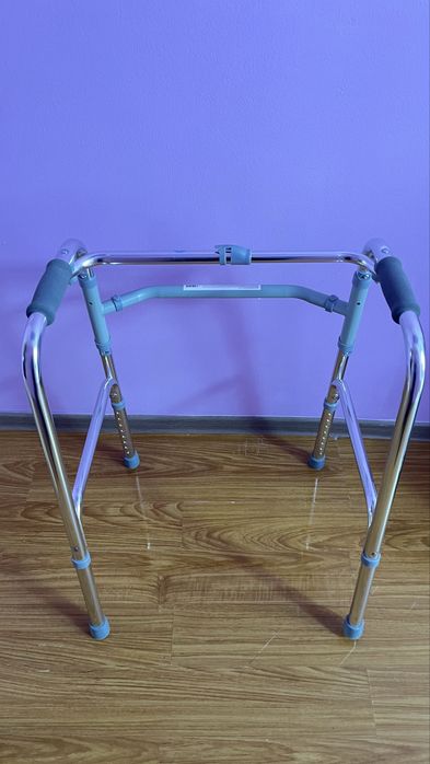 Продам ходунки новые