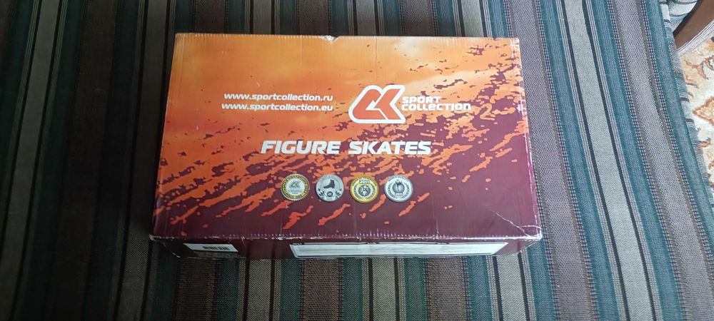 Продам фигурные коньки