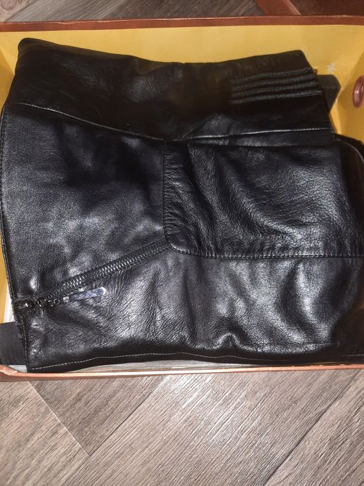 Продам натуральные кожаные сапоги