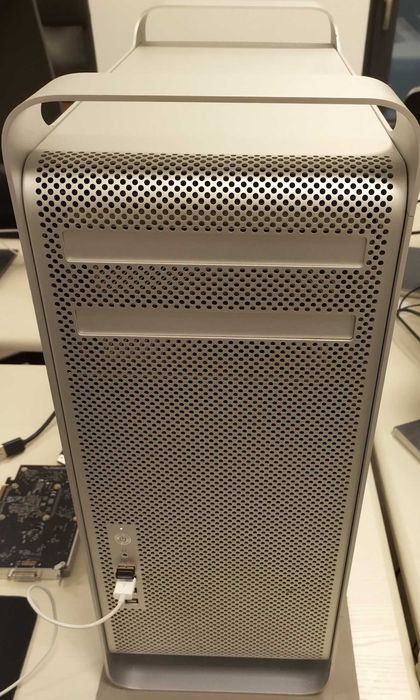Apple MacPro 5.1, 2xXeon X5650, 32GB, Fusion 3.25TB, AMD Radeon RX 460