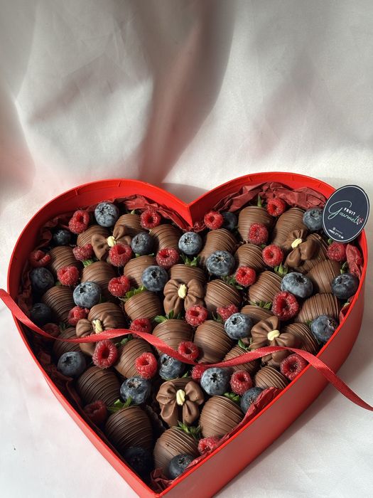 Клубника в шоколаде qulupnay shokolad Подарки для женщин