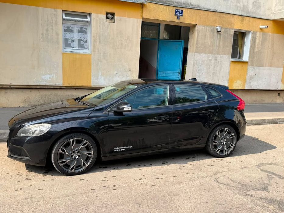 Volvo V40 D4 2.0 Diesel 190 CP – Hatchback Premium