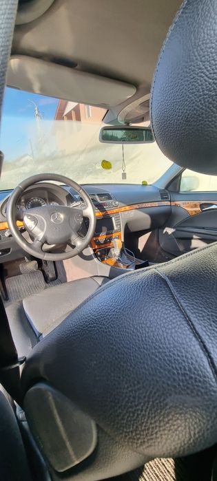 Mercedes Benz w211 2.2 150 cp automat, accept și unele schimburi