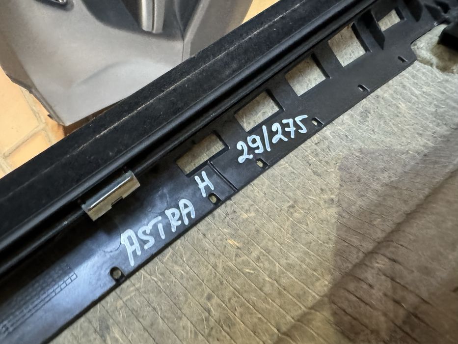 Дверные карты Опель Астра Н