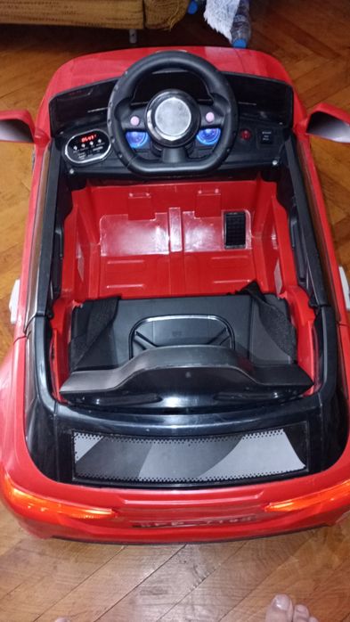 Детска кола / с дистанционно за родител