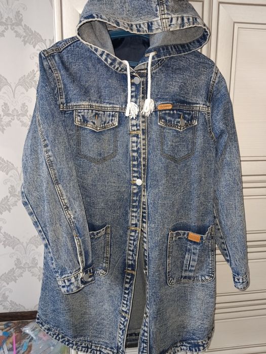 Ветровка, куртка.