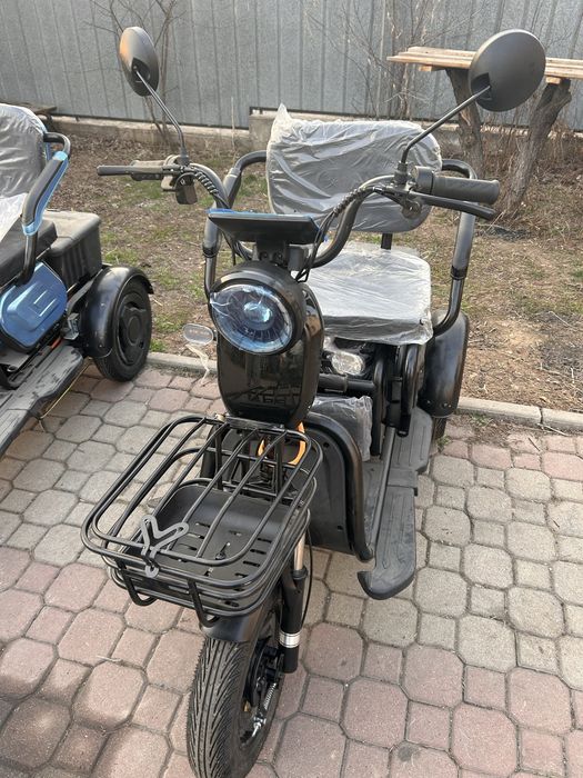Продам трёхколёсный электроскутер