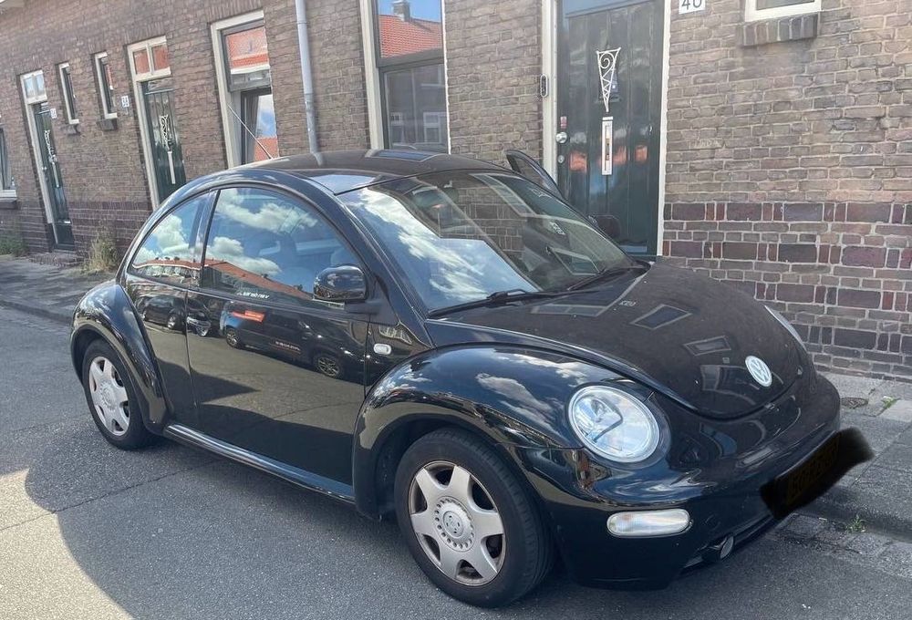 VW new beetle 2.0 бензин