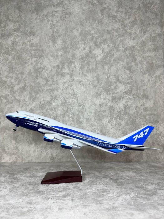 Самолет модель BOEING-747 с LED подсветкой отличный подарок Авиатору
