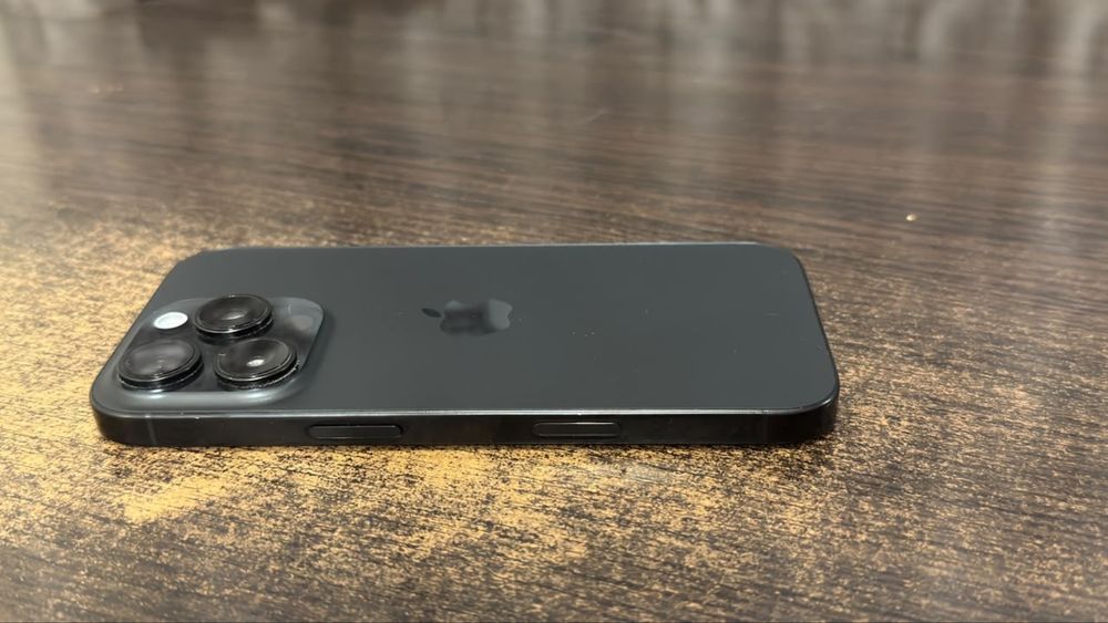 Iphone 16 pro с гарантией