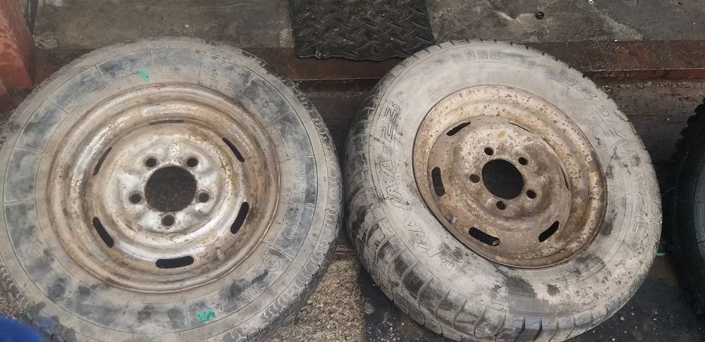 Шины с дисками на Москвич