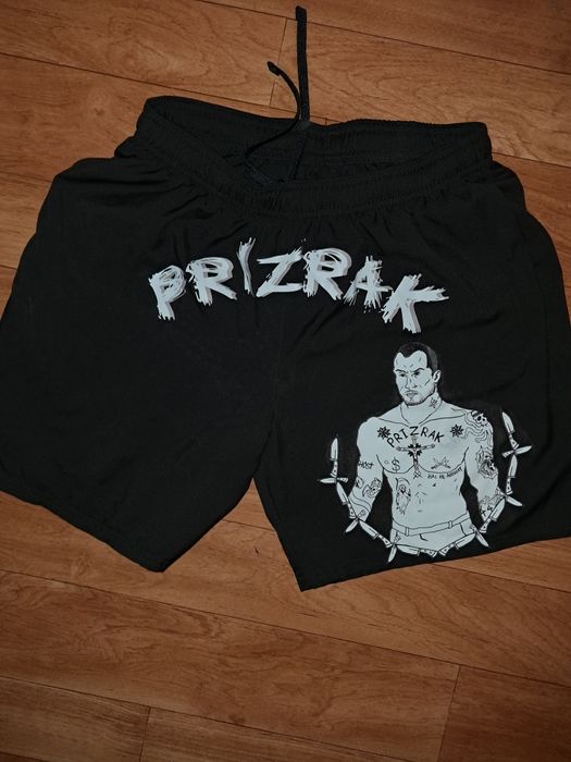 Рядки призрак къси гащи