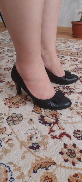 Женские модные туфли