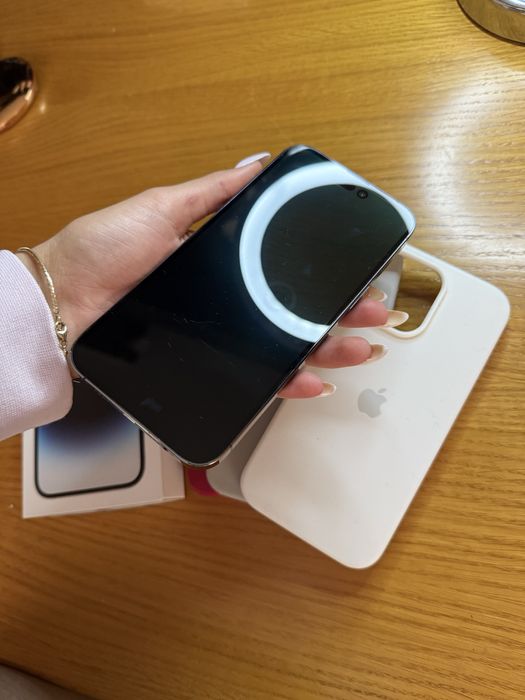 IPhone 14 Pro Max 256GB Deep Purple с КУТИЯ и 3 КЕЙСА