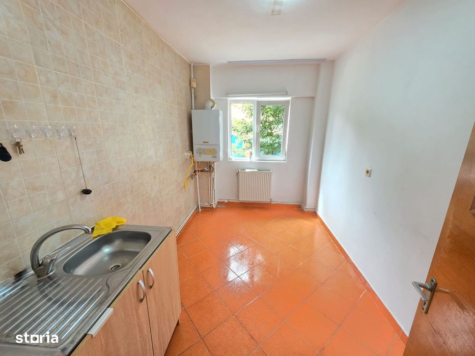 Chirie Apartament 2 Camere decomandat Centrul Civic Str.Toamnei Cec