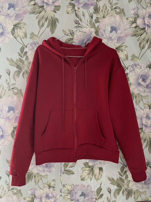 Красная спортивка,зипка