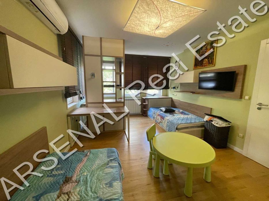 Дава се под наем Тристаен апартамент в София, Изгрев - 126 кв.м за 1100 € - Снимка #6