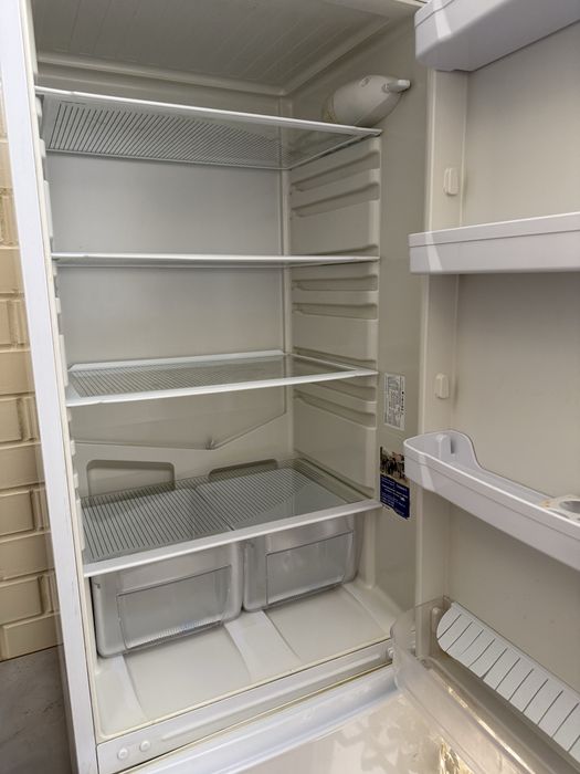 Холодильник Indesit