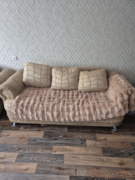 Диван плюс кресла
