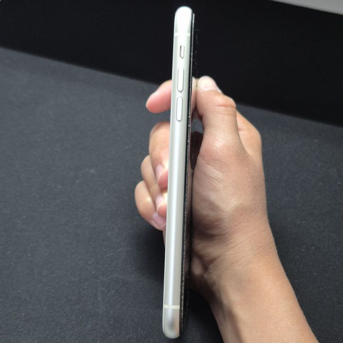Apple iPhone 11 64GB White идеальное состояние