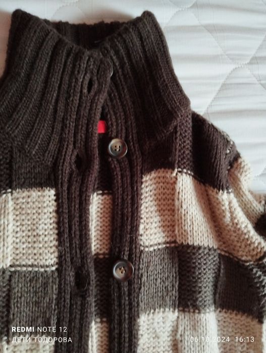 Продавам нова жилетка.