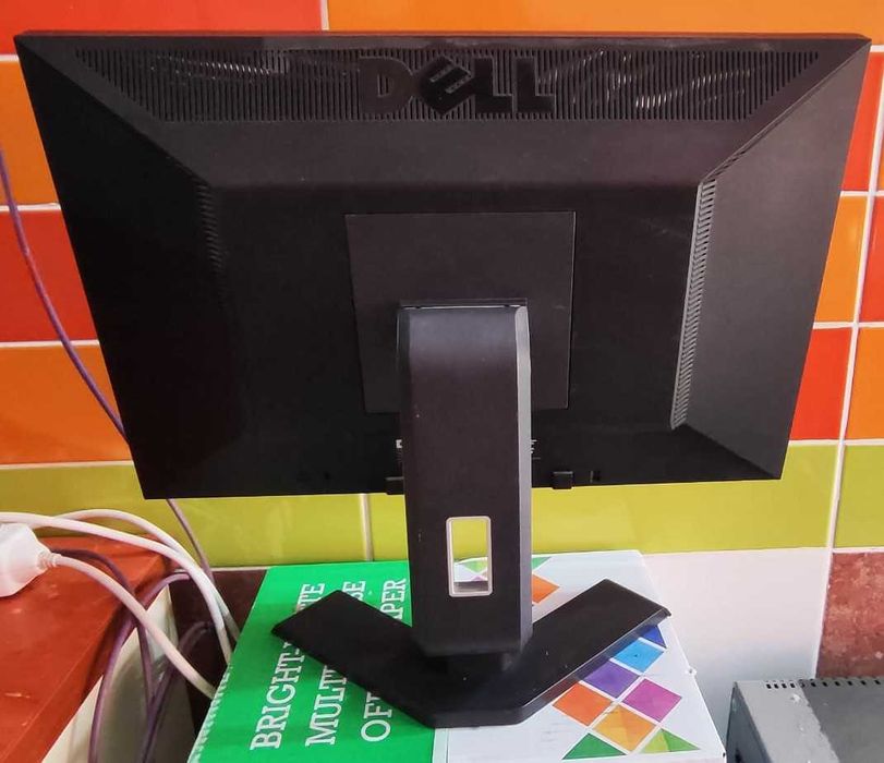 Monitor DELL 19"