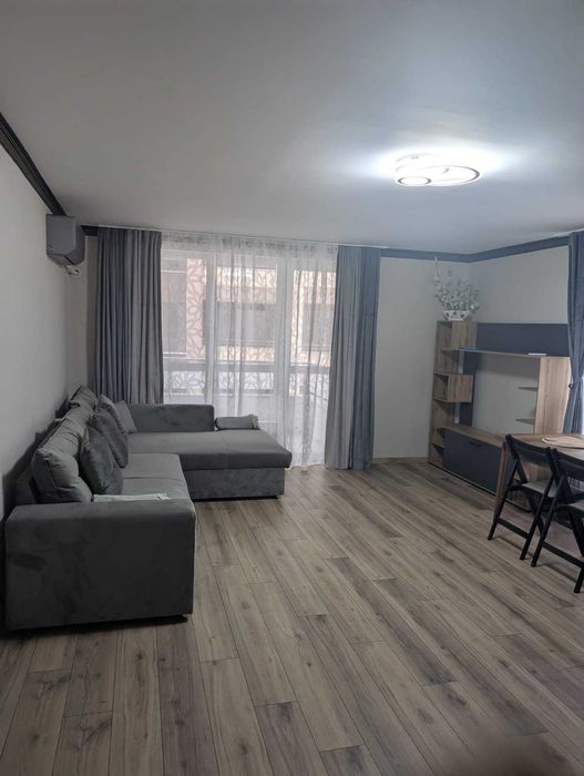 Двустаен апартамент в кв.Железник