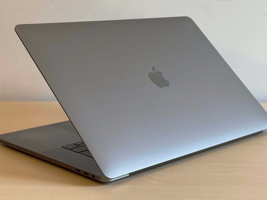 Бартер! НОВ! Macbook Pro 15'' 2018 (3 Цикъла) macOS Monterey (macOS 12)