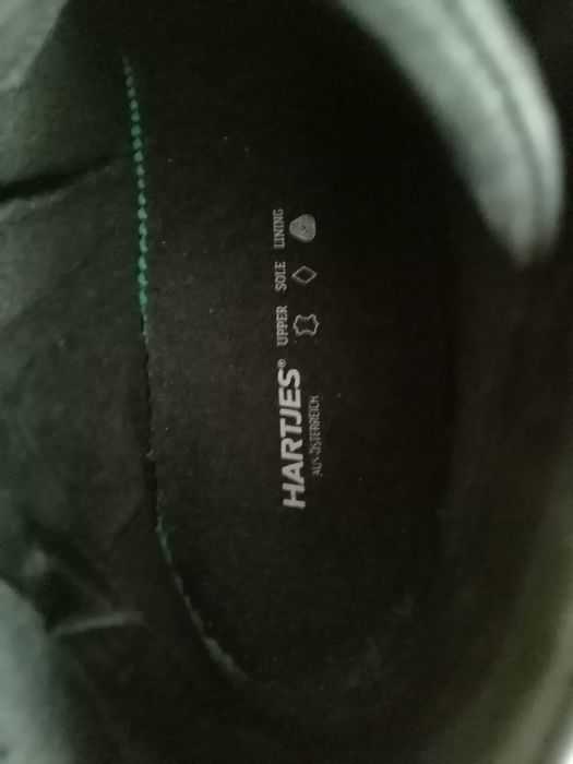 Спорно елегантни дамски обувки 43 номер.