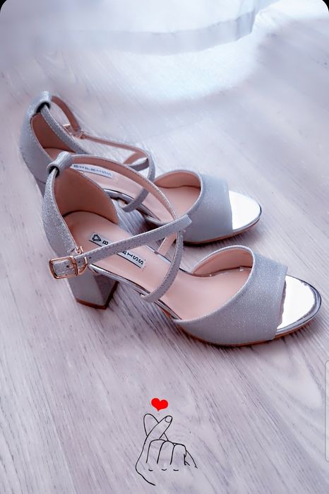 Босоножки жен р40 серебро