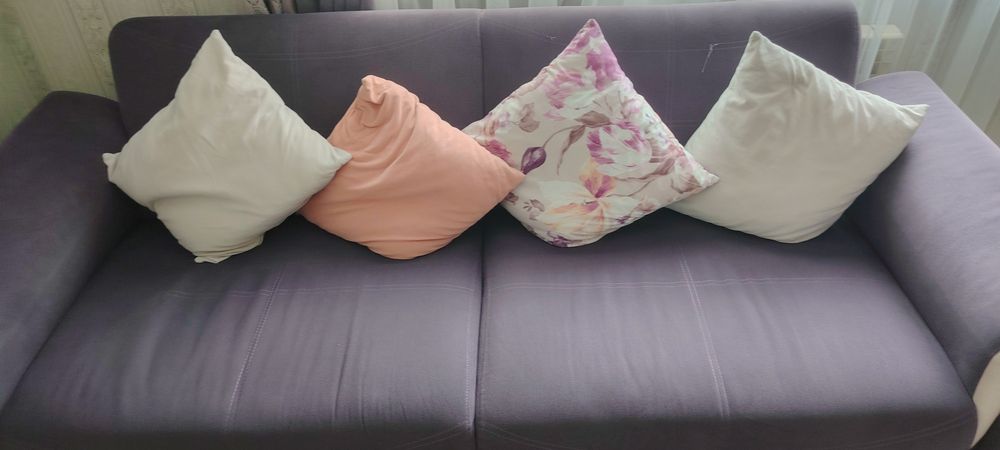 Продам диван в прихожую