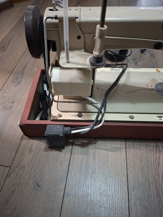 Masina de cusut semiprofesionala Brother