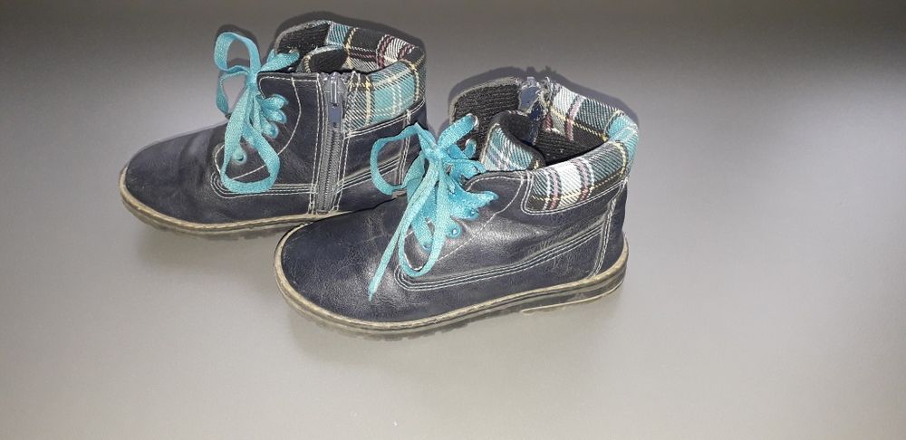 Детские ботинки продаю