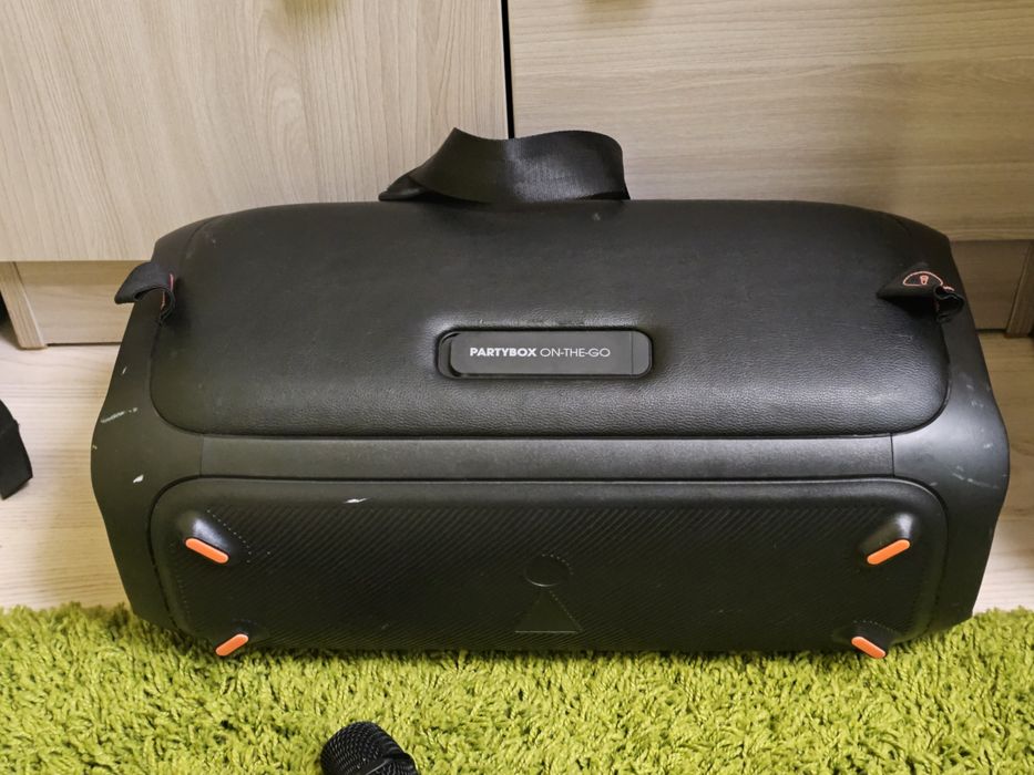 JBL Partybox On-The-Go