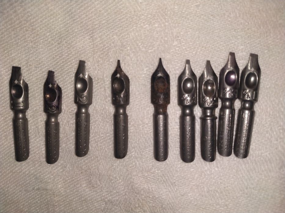 Перья для чернил.