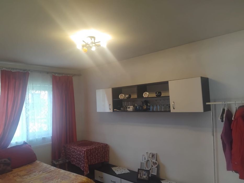 Închiriere casă spațioasă!